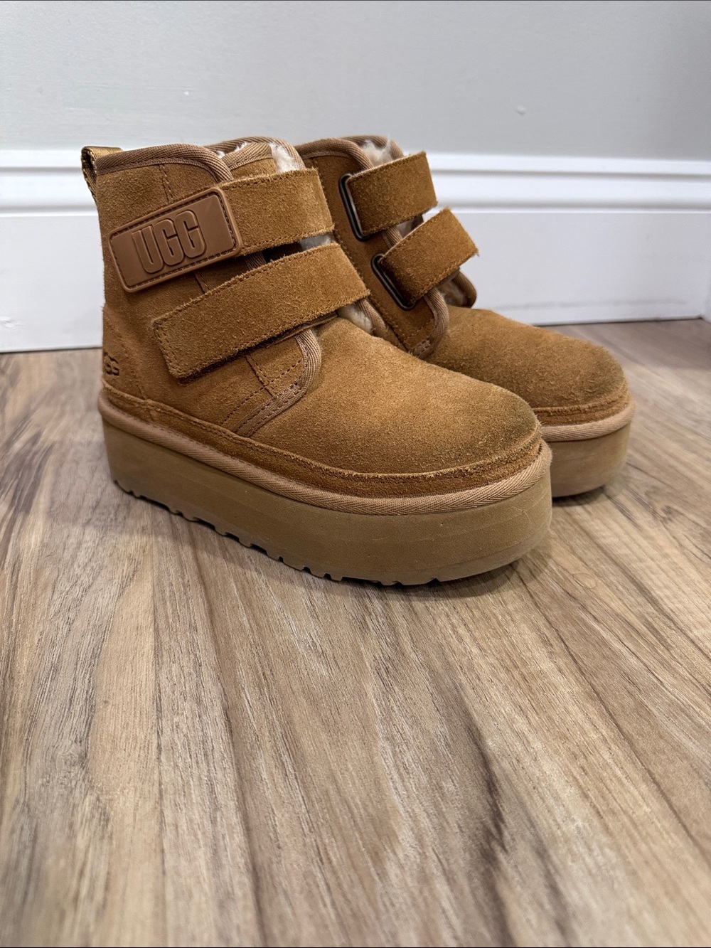 UGG Neumel Platform boots kids